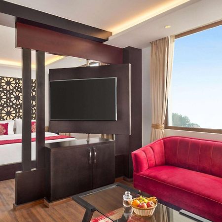 Ramada By Wyndham Gangtok Hotel & Casino Golden Exterior photo