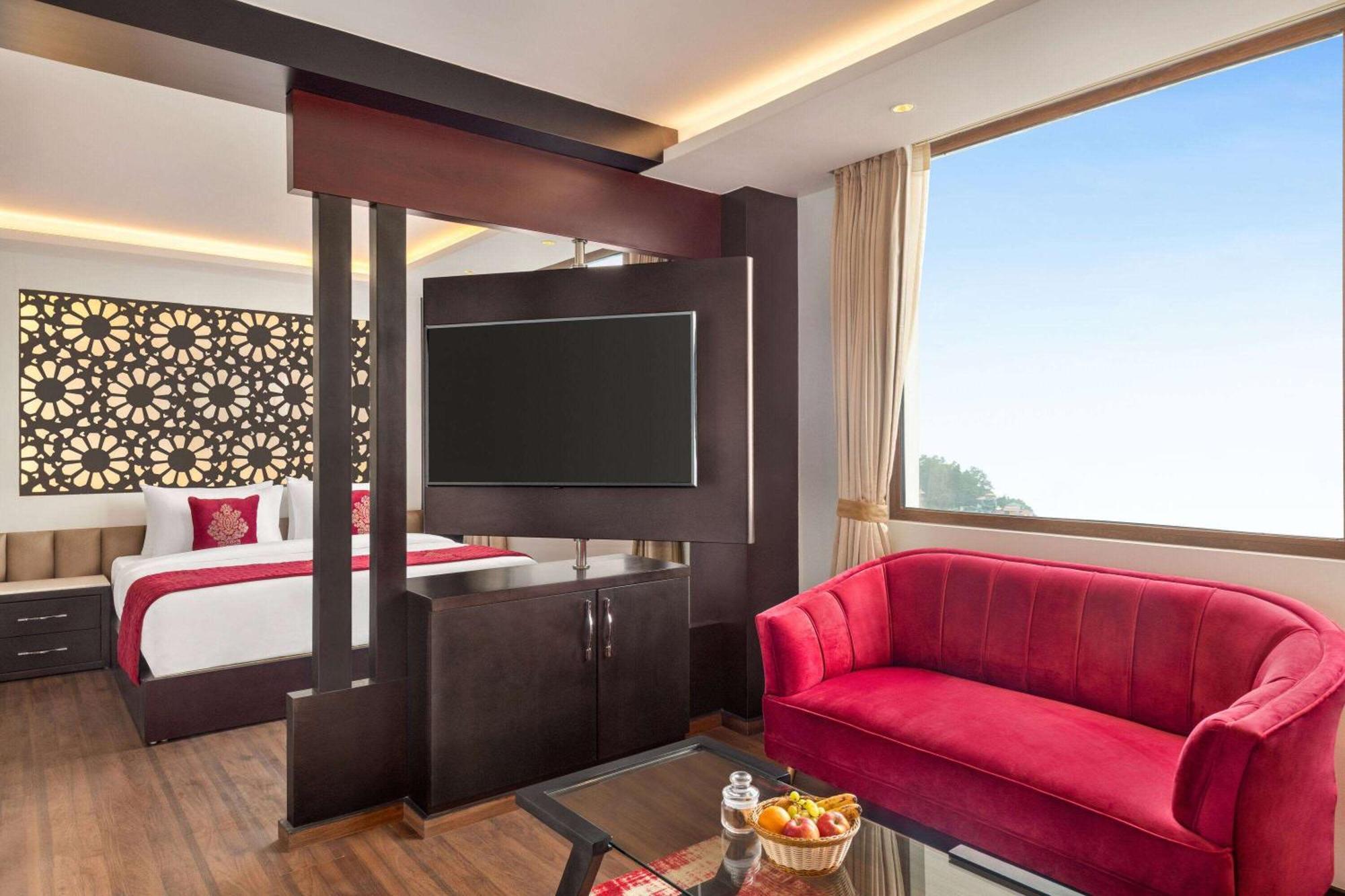 Ramada By Wyndham Gangtok Hotel & Casino Golden Exterior photo