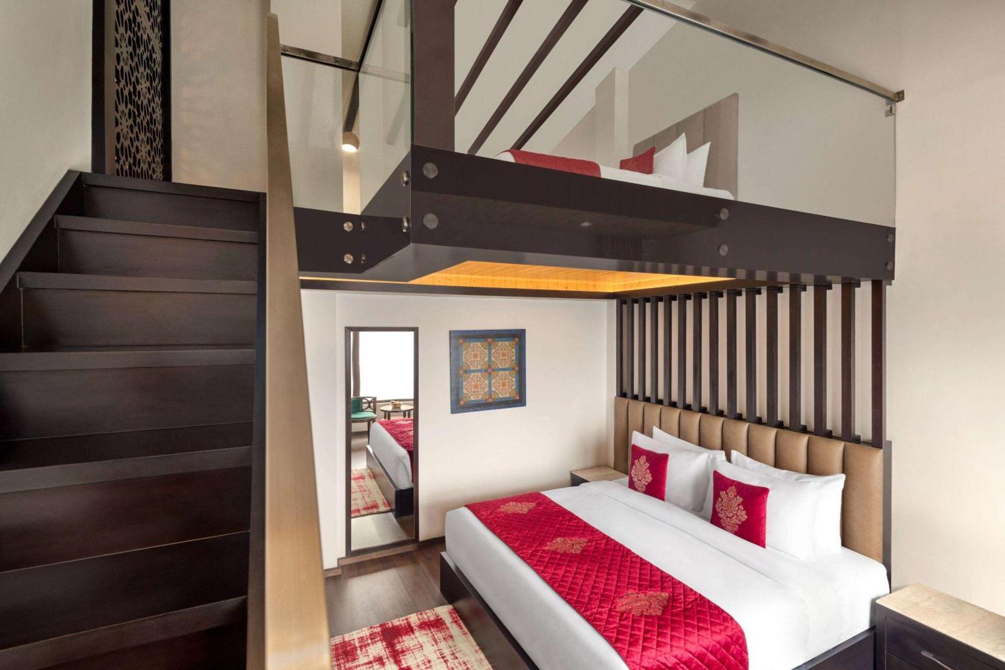 Ramada By Wyndham Gangtok Hotel & Casino Golden Exterior photo