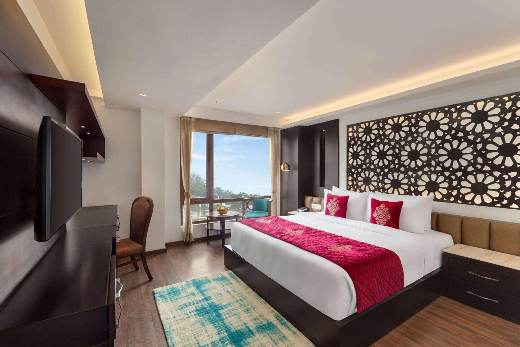 Ramada By Wyndham Gangtok Hotel & Casino Golden Exterior photo
